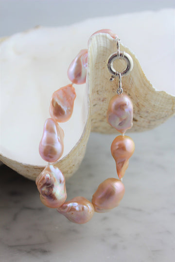 Pink baroque pearl bracelet